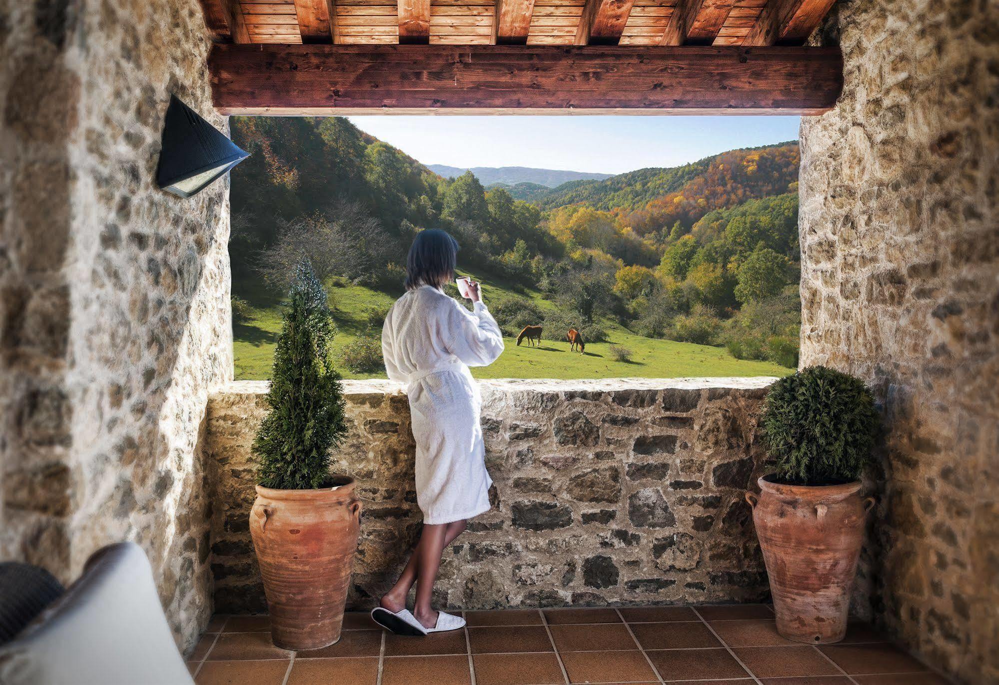 Hotel Restaurante El Ventos Sant Felíu de Pallarols Eksteriør billede