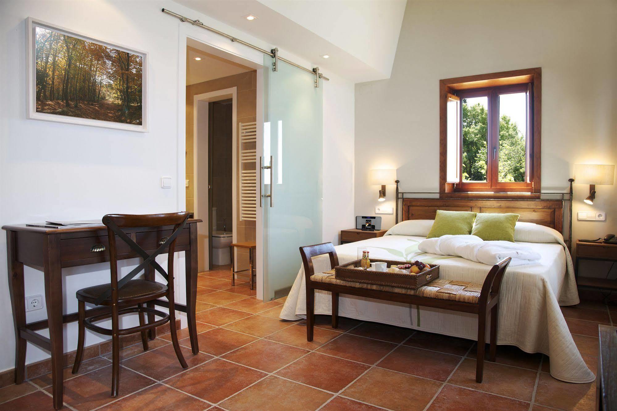 Hotel Restaurante El Ventos Sant Felíu de Pallarols Eksteriør billede